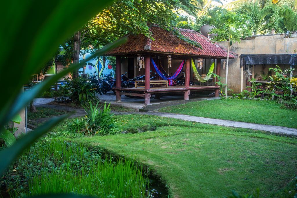 Baleku Hotel Senggigi Exterior photo